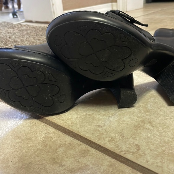 Boc heels sz 8 - Picture 4 of 4